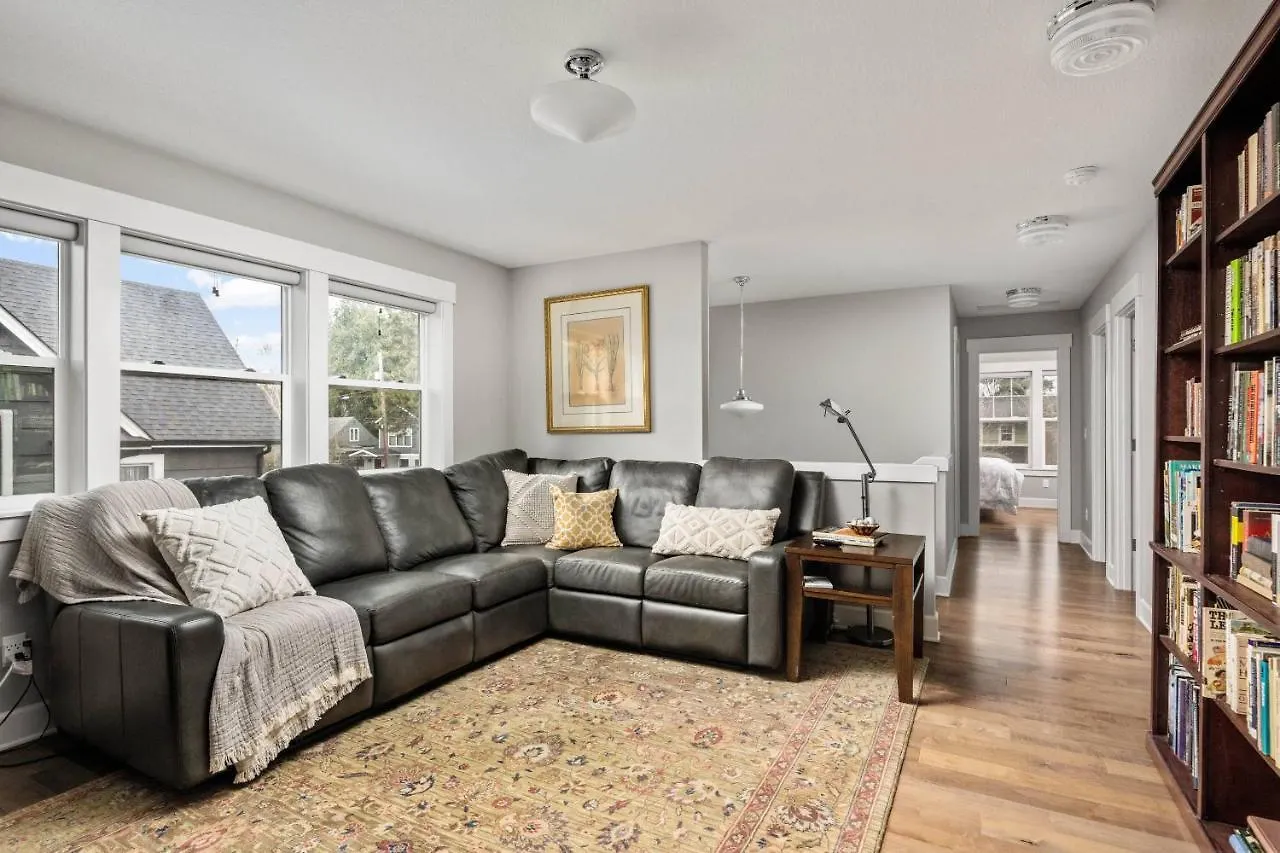 Waverly Place Portland 0*,